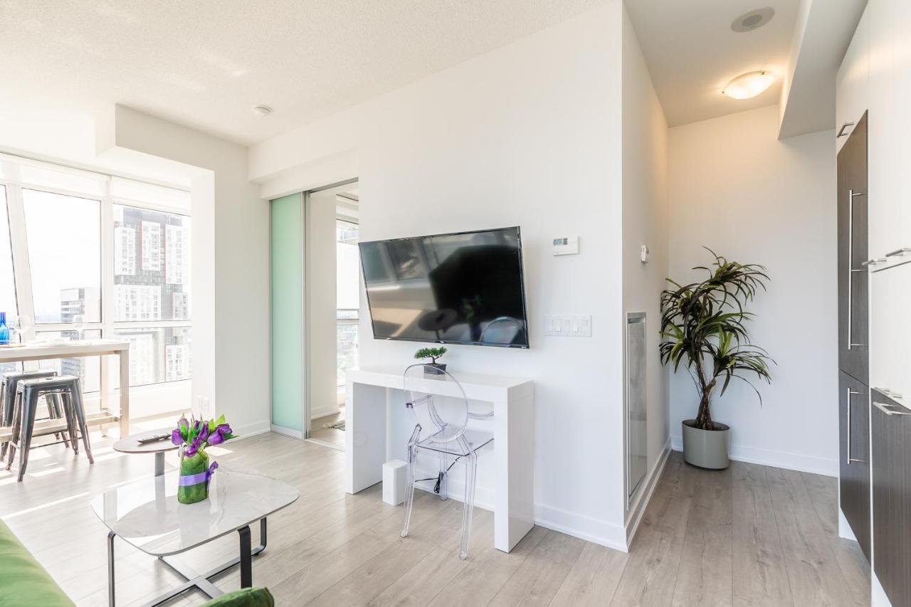 Luxury 2 Bedroom In The Heart Of Entertainment District W/ Cn Tower View Toronto Exterior photo