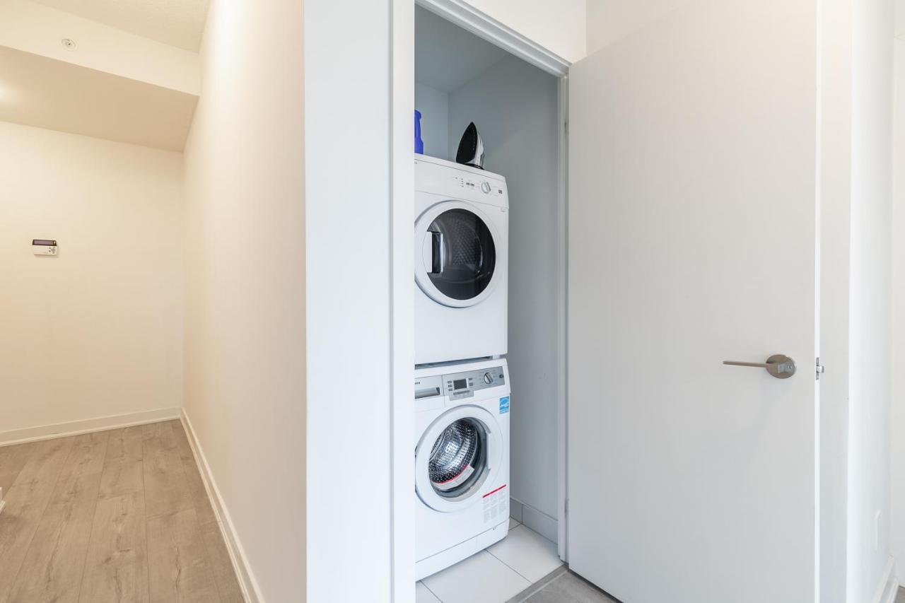 Luxury 2 Bedroom In The Heart Of Entertainment District W/ Cn Tower View Toronto Exterior photo